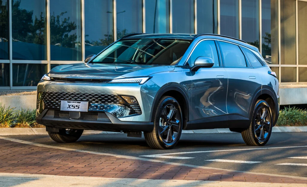 X55 exterior, photograph 5
