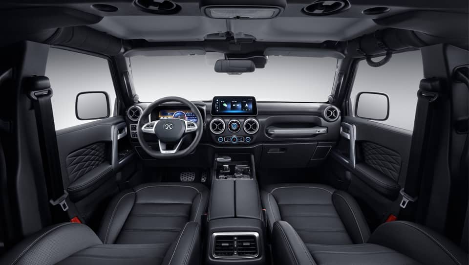BJ80 interior, photograph 2