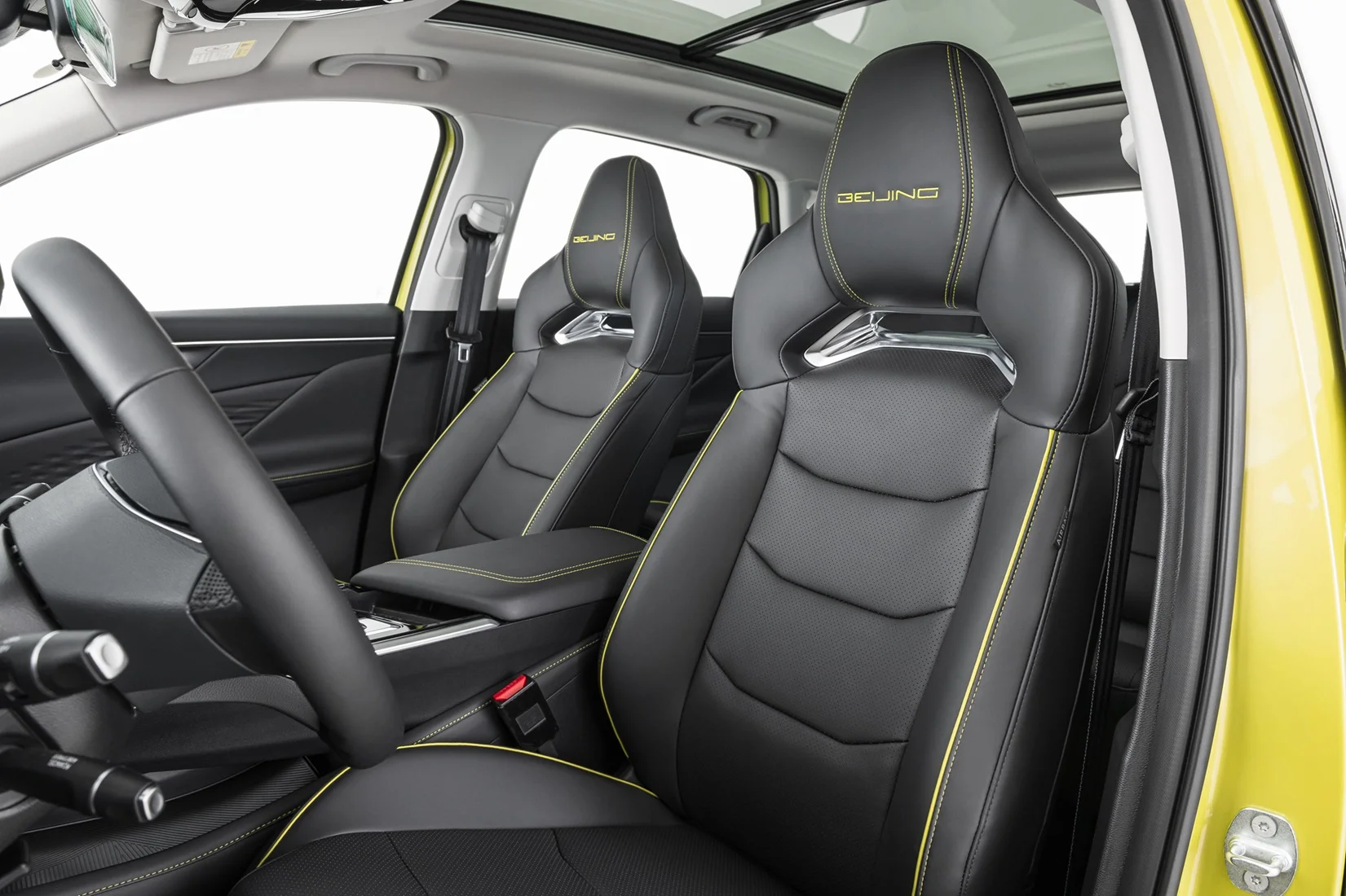 X55 interior, photograph 4