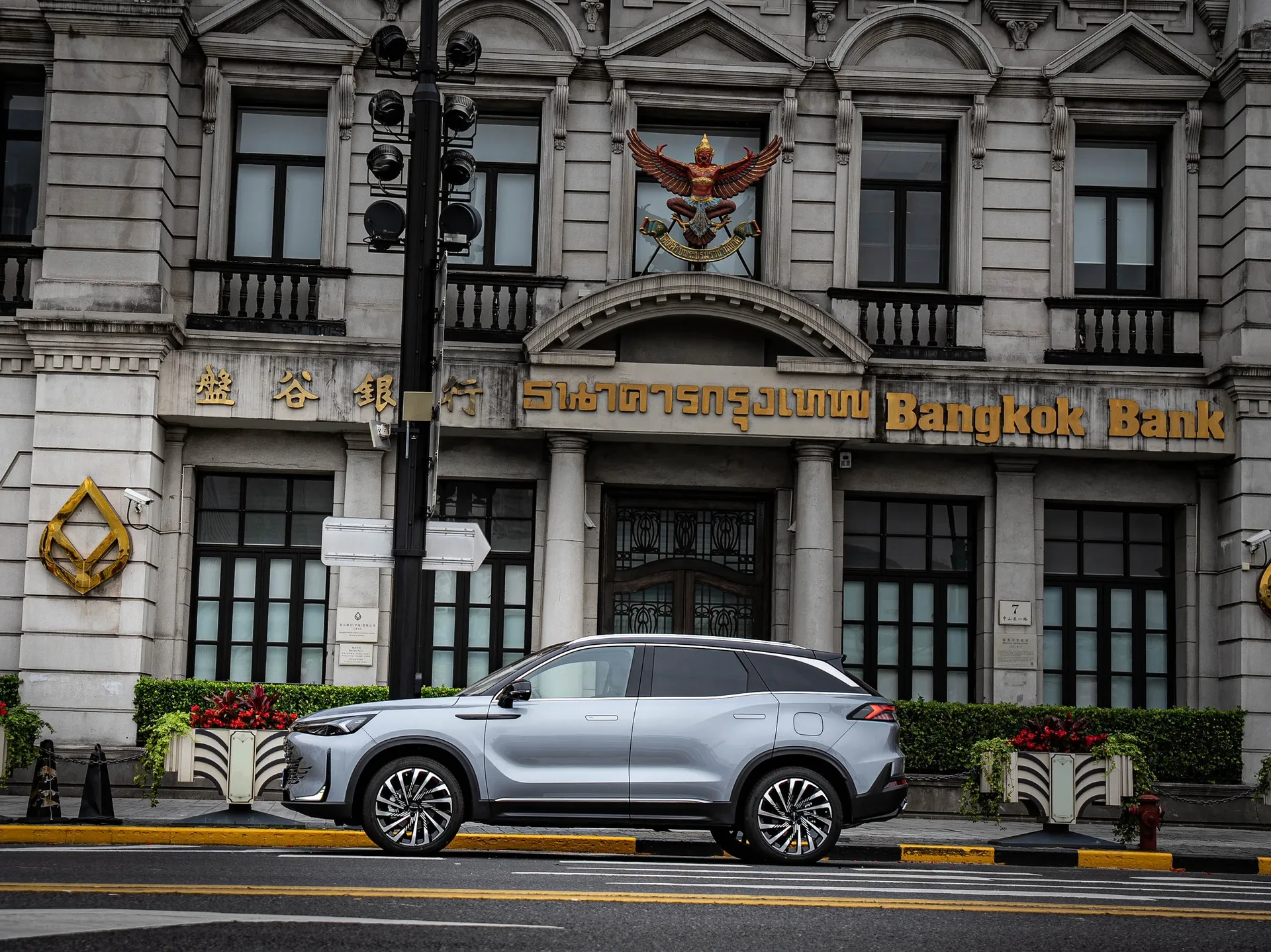 All New X7 exterior, photograph 1