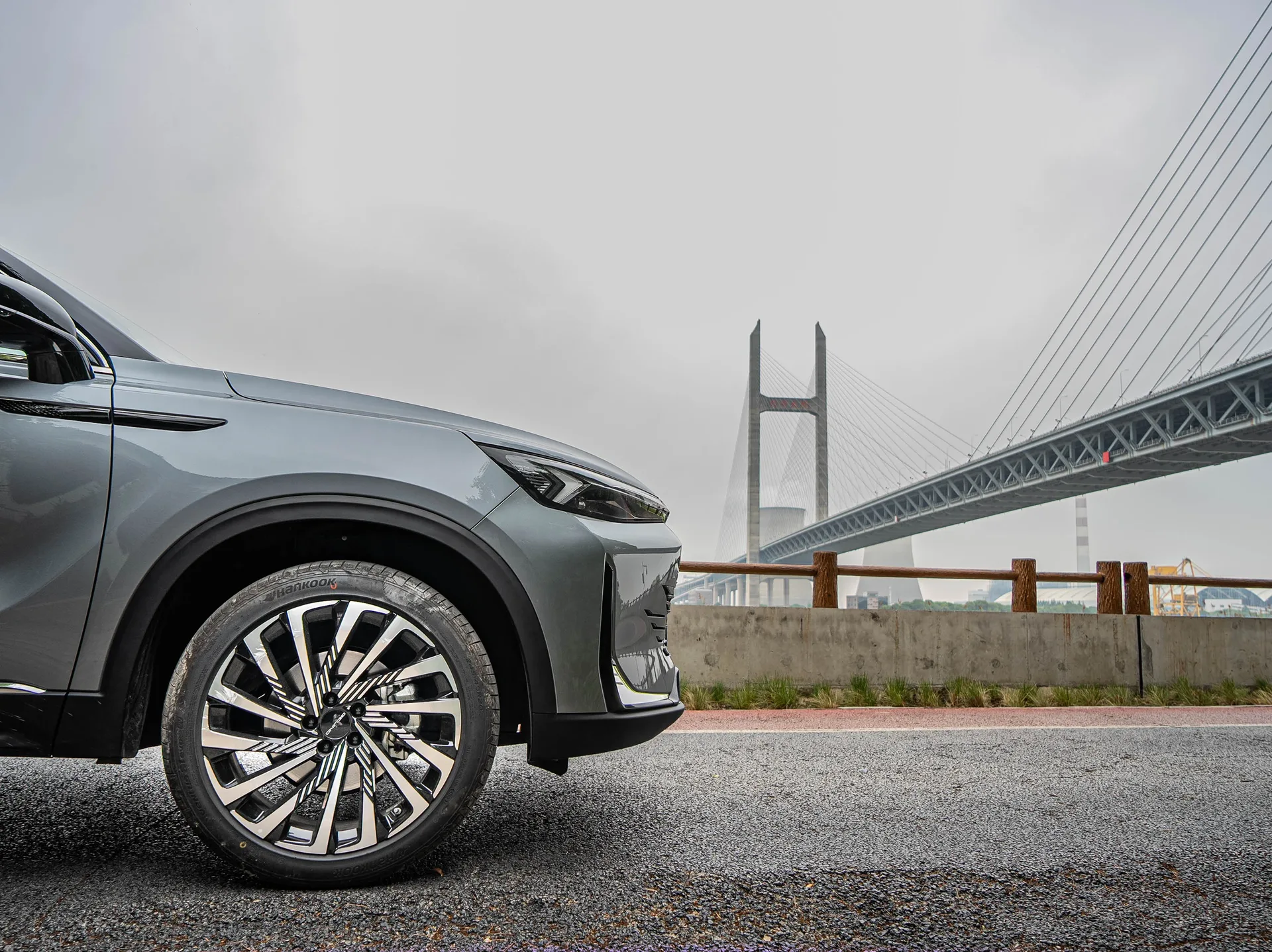 All New X7 exterior, photograph 2