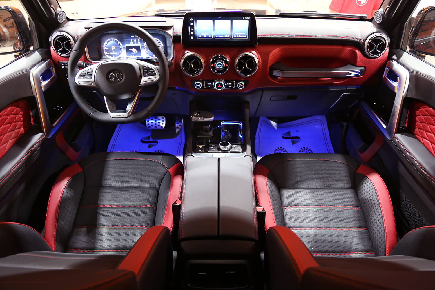 BJ40 SE interior, photograph 4