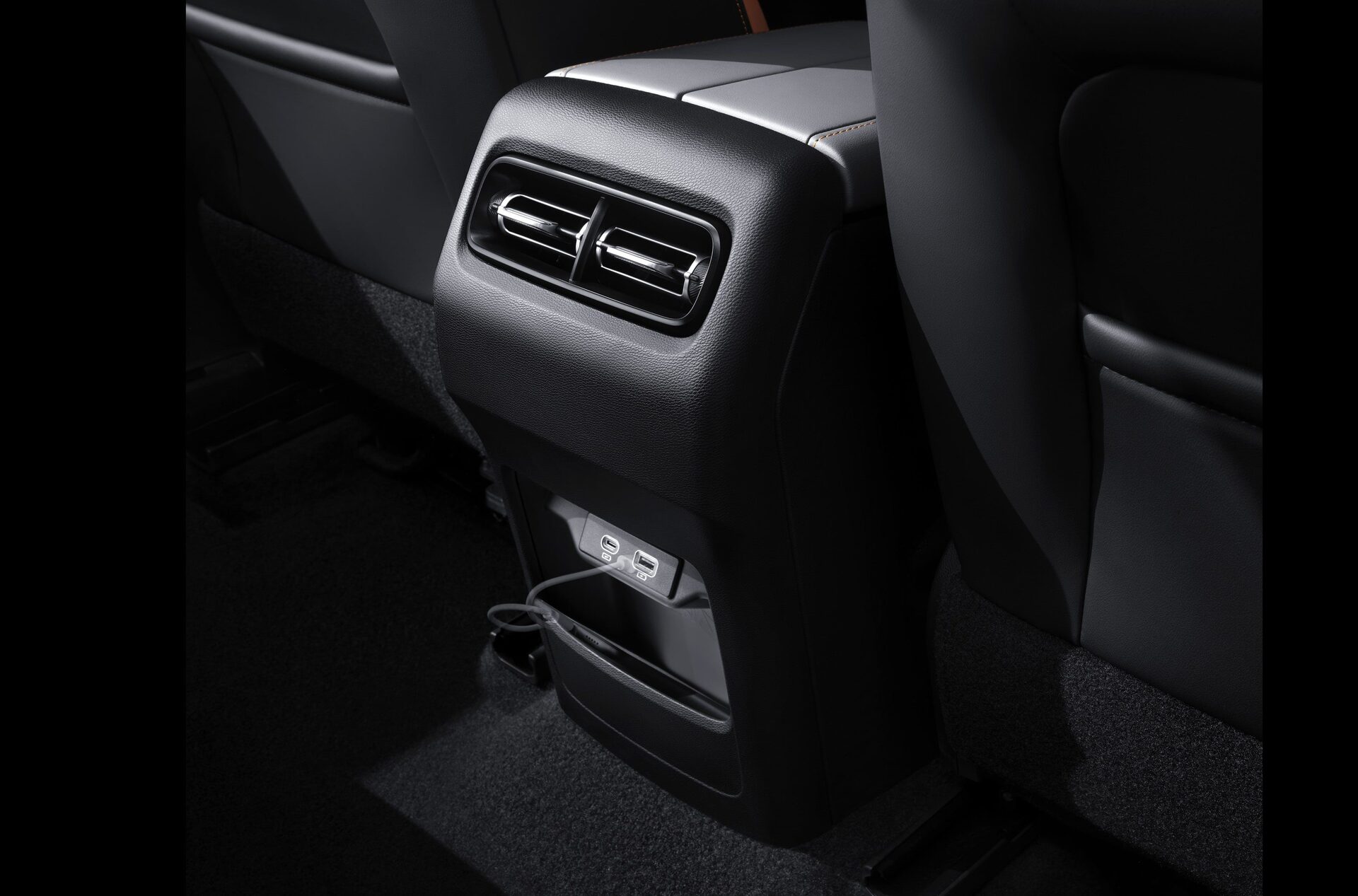 BJ40 PRO interior, photograph 8